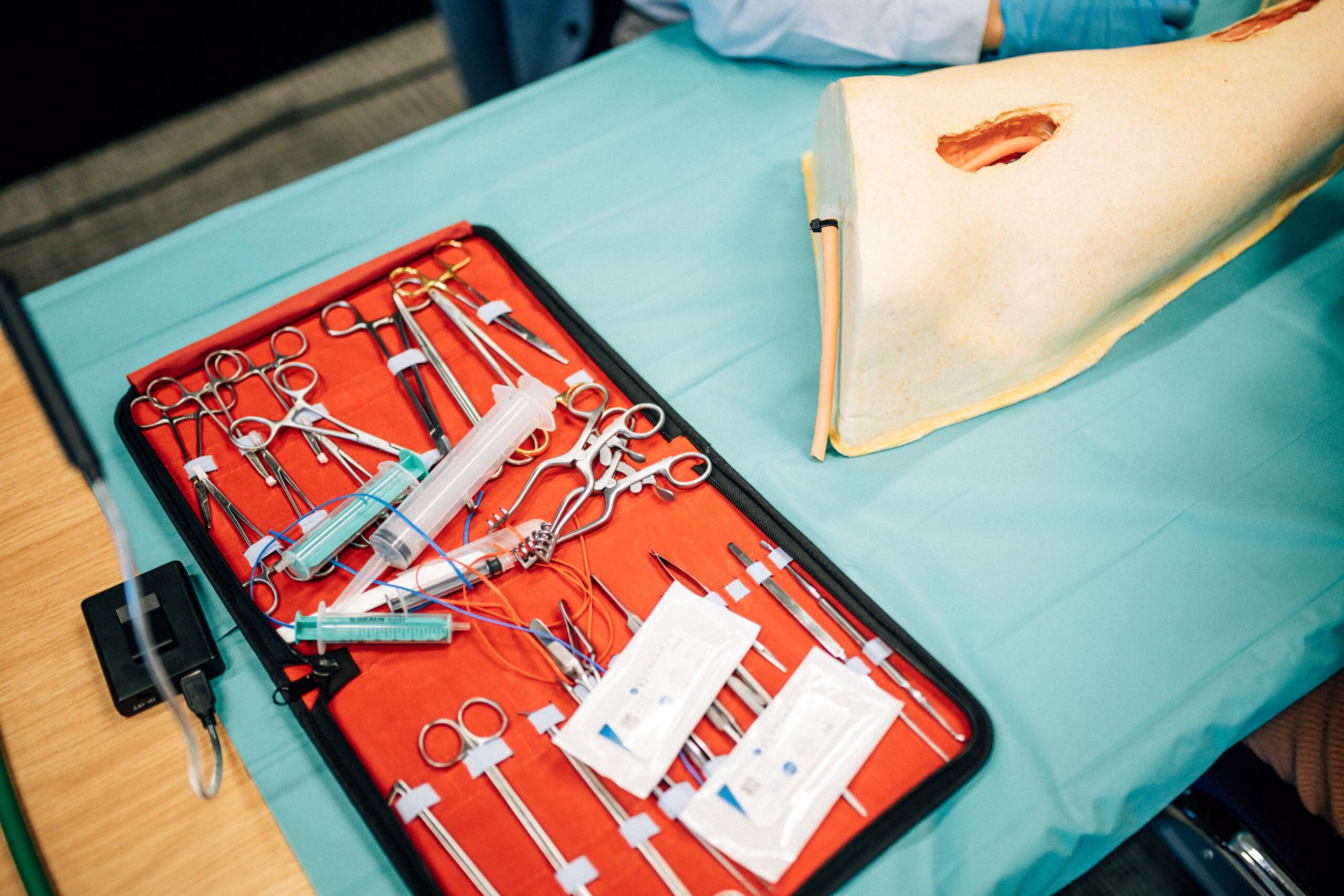 vascular anastamosis fem pop crural bypass small